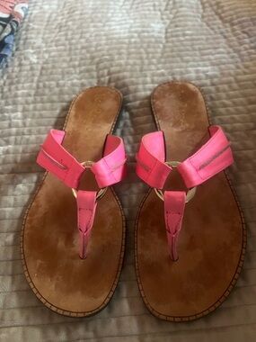 Lilly Pulitzer Hot Pink Thong Sandals with Gold Ring
